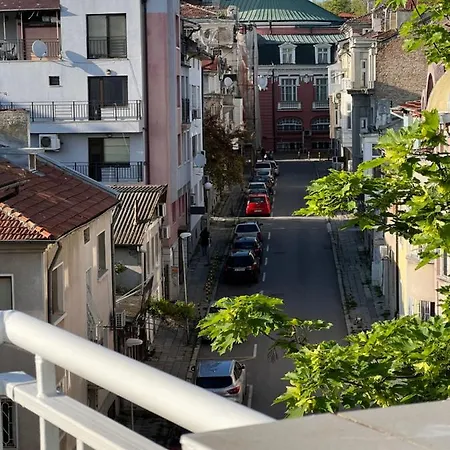 център с паркинг за нормална до средно голяма кола Appartement