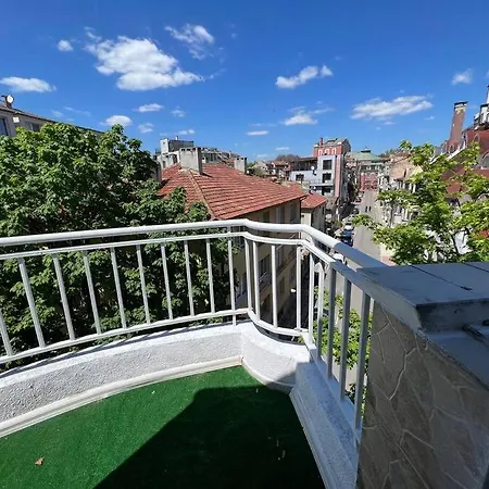Apartament център с паркинг за нормална до средно голяма кола Varna
