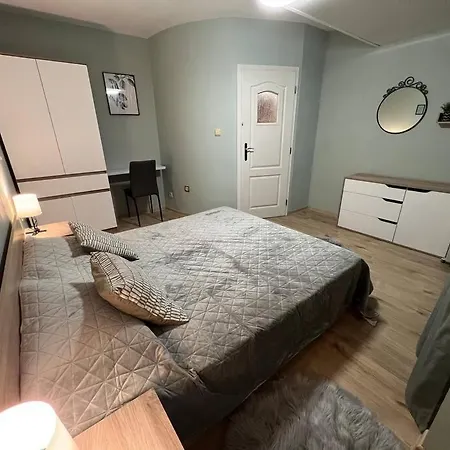 Apartament център с паркинг за нормална до средно голяма кола Varna
