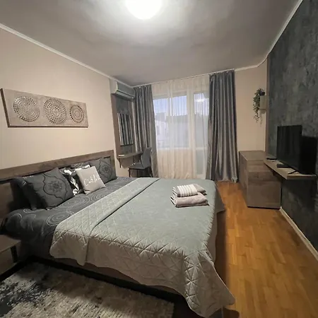 център с паркинг за нормална до средно голяма кола * Várna