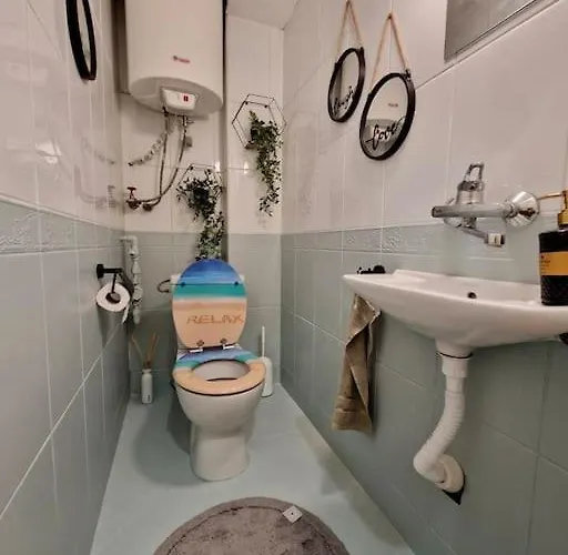 център с паркинг за нормална до средно голяма кола Appartement