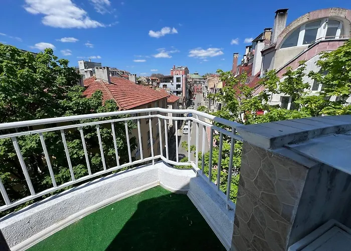 център с паркинг за нормална до средно голяма кола Appartement